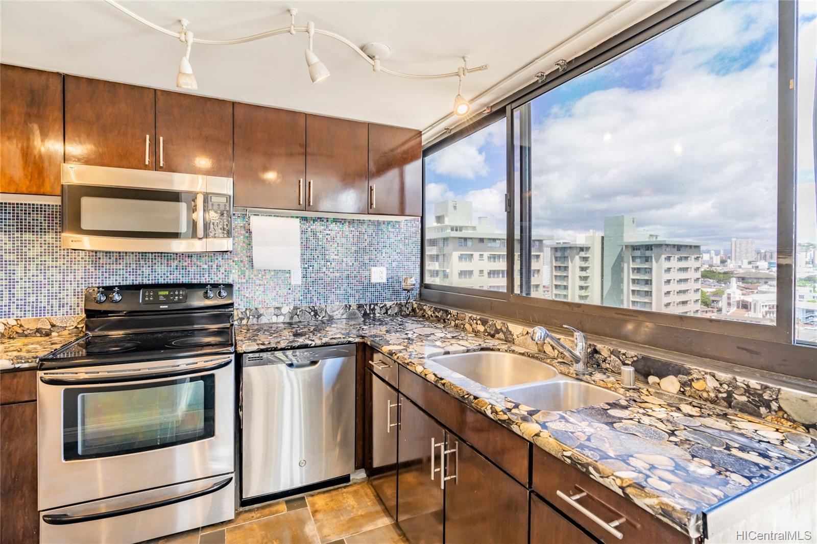 2724 Kahoaloha Lane  Unit 1207
