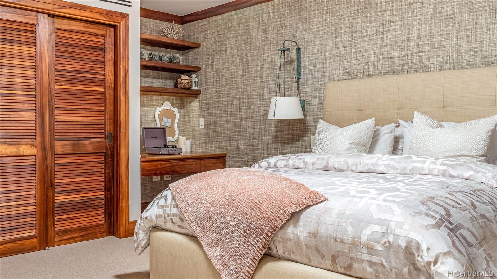 3165 Diamond Head Road  Unit D