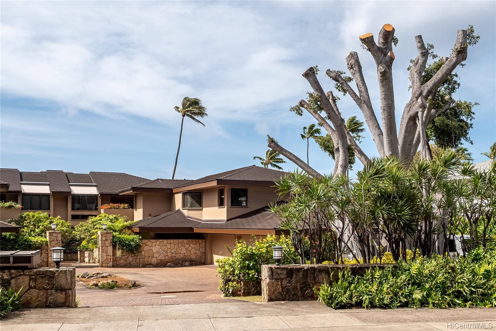 3165 Diamond Head Road  Unit D