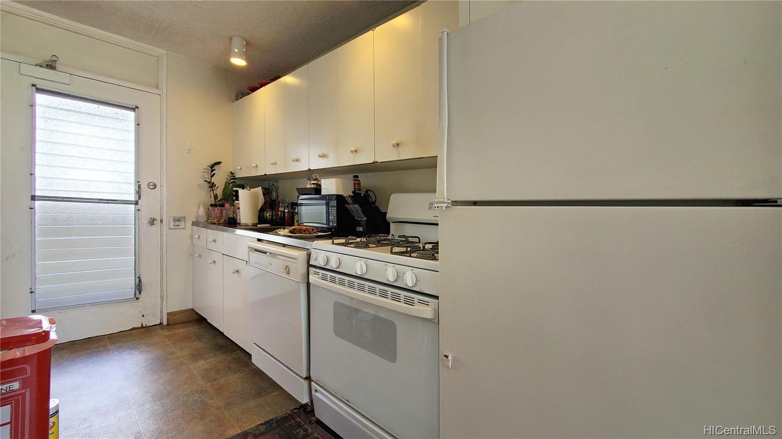 2895 Kalakaua Avenue  Unit 506