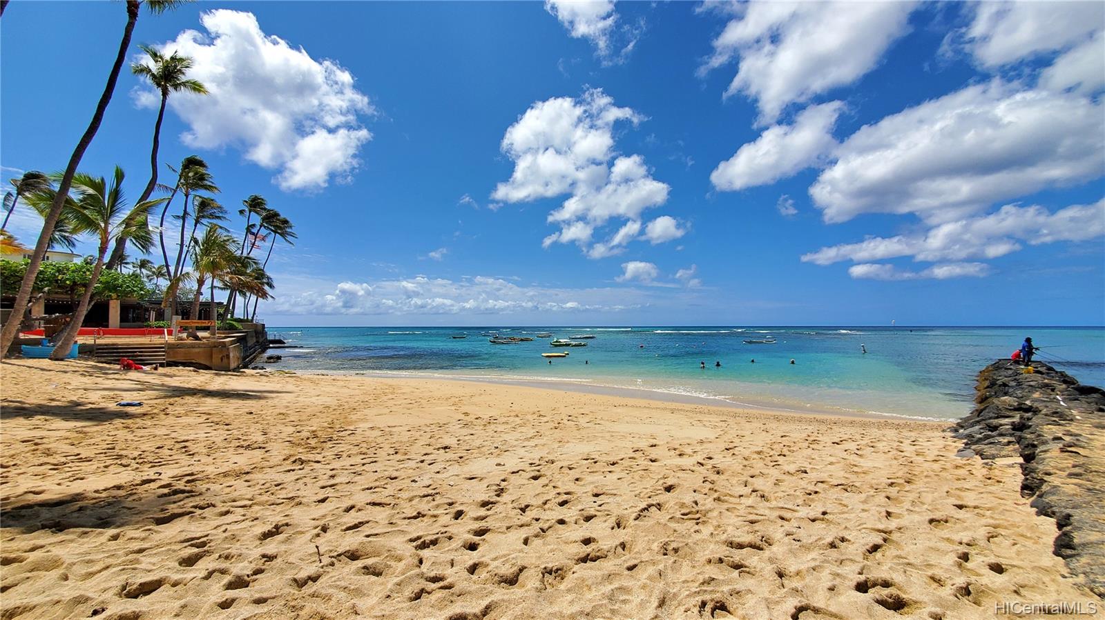 2895 Kalakaua Avenue  Unit 506