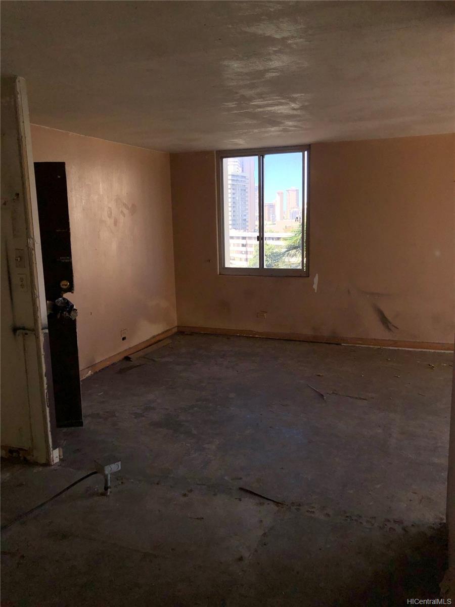 2740 Kuilei Street  Unit 706