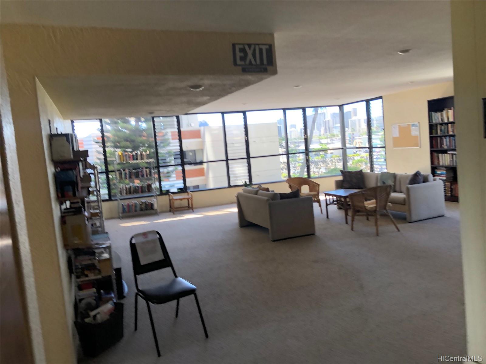 2740 Kuilei Street  Unit 706