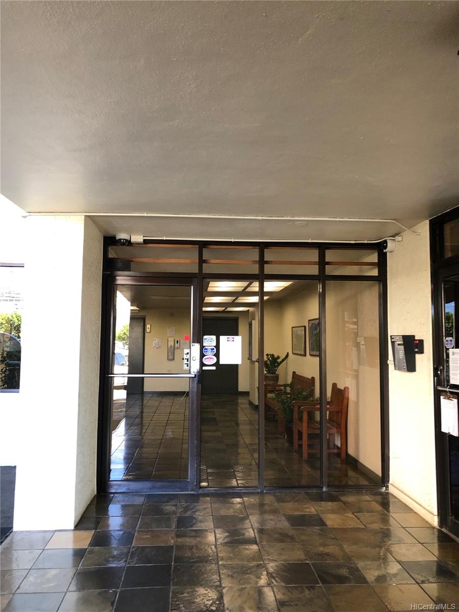 2740 Kuilei Street  Unit 706