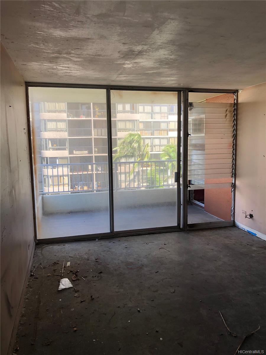 2740 Kuilei Street  Unit 706