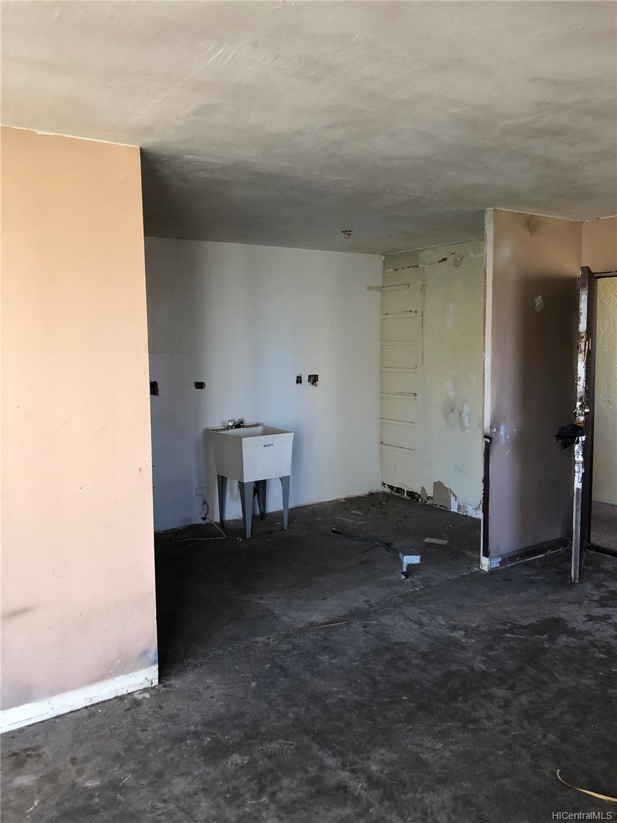 2740 Kuilei Street  Unit 706