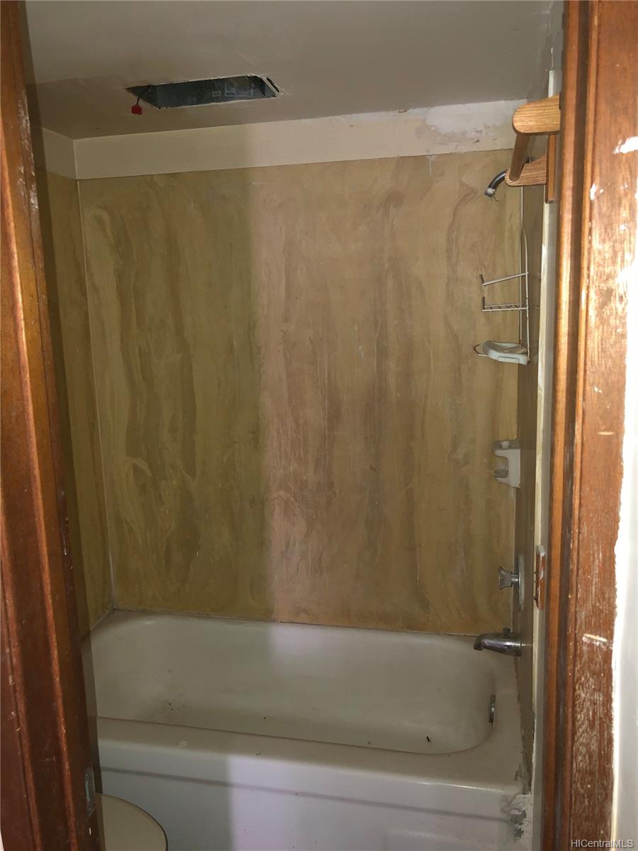2740 Kuilei Street  Unit 706