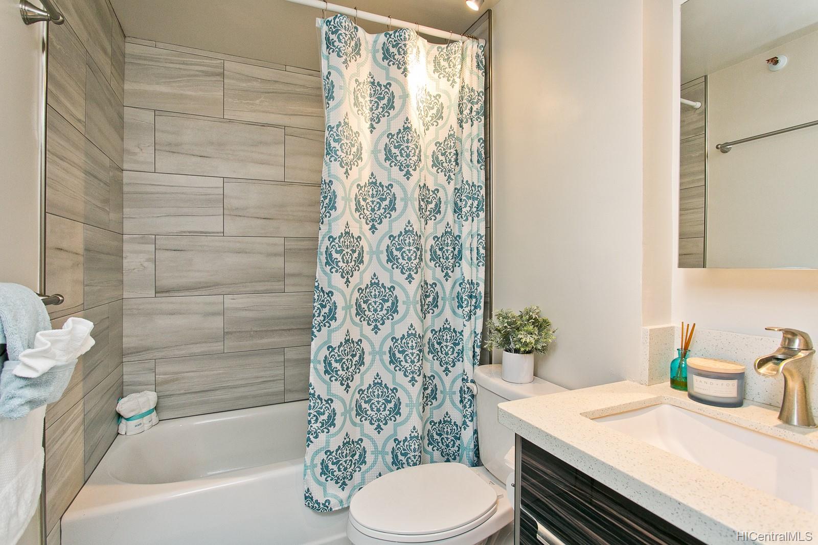 2724 Kahoaloha Lane  Unit 1606