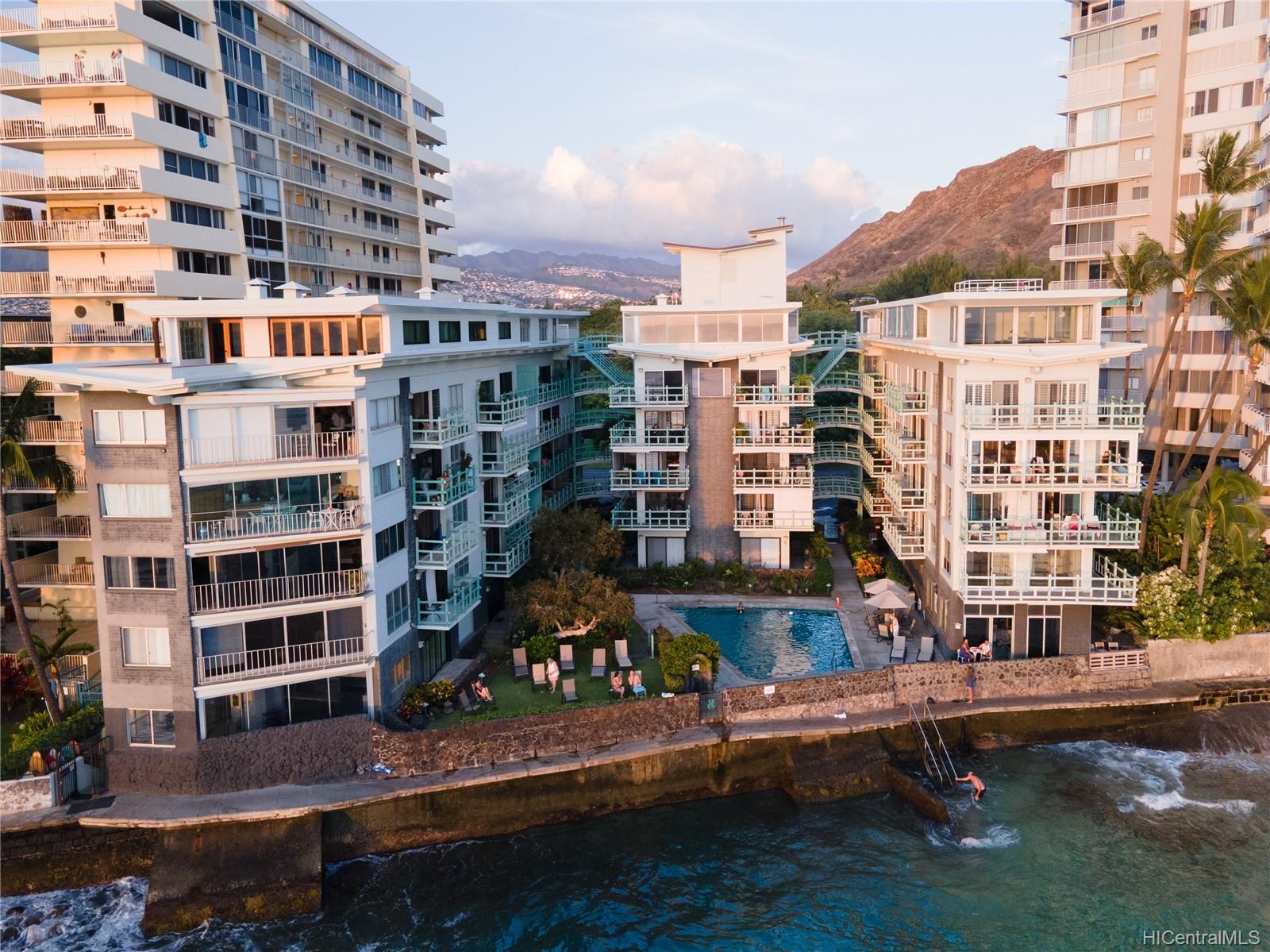 2957 Kalakaua Avenue  Unit 415