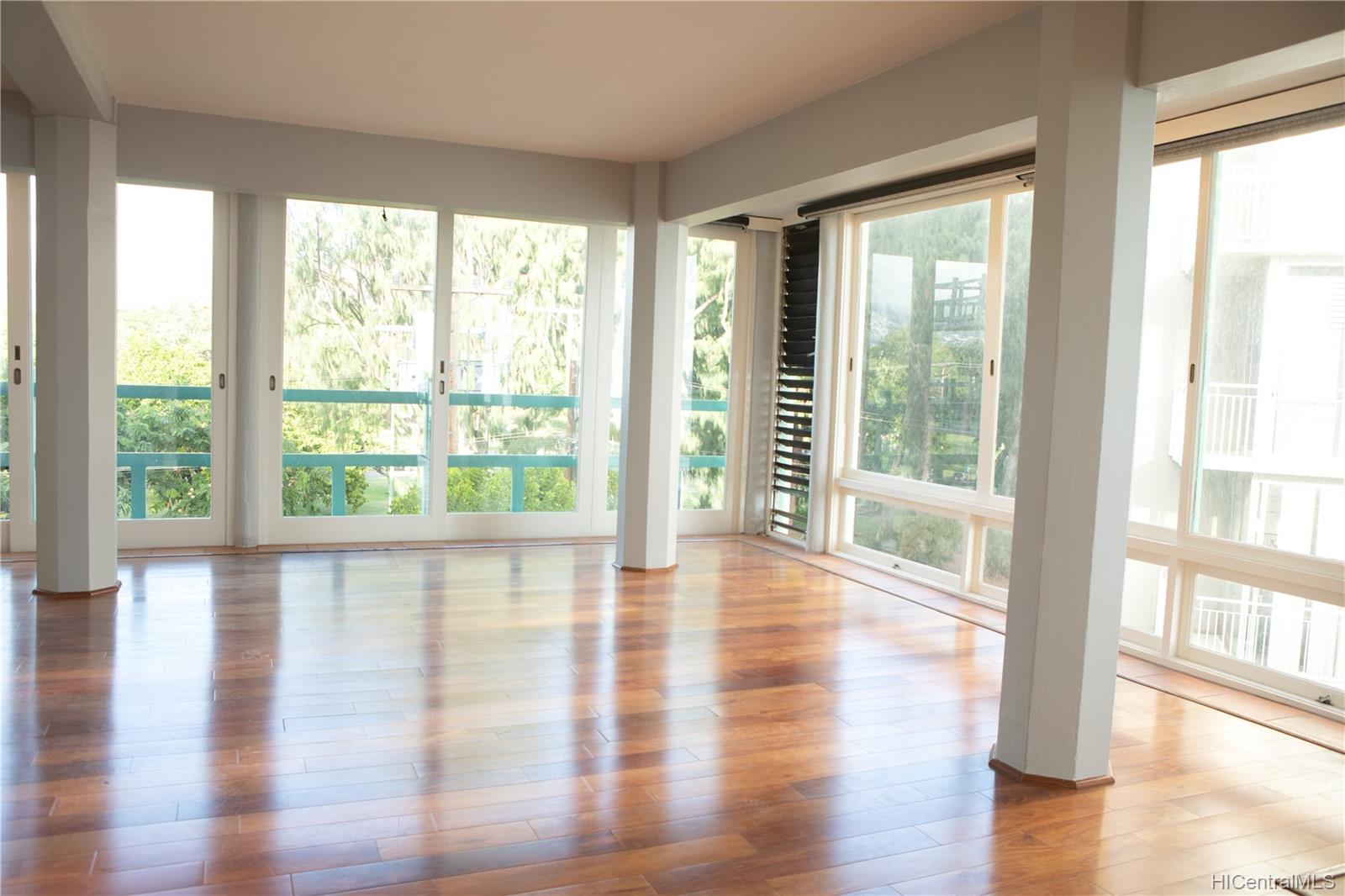 2957 Kalakaua Avenue  Unit 415