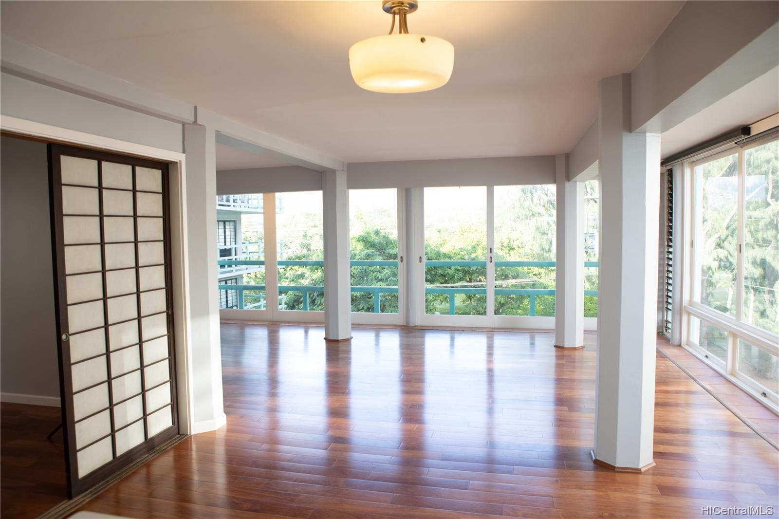 2957 Kalakaua Avenue  Unit 415