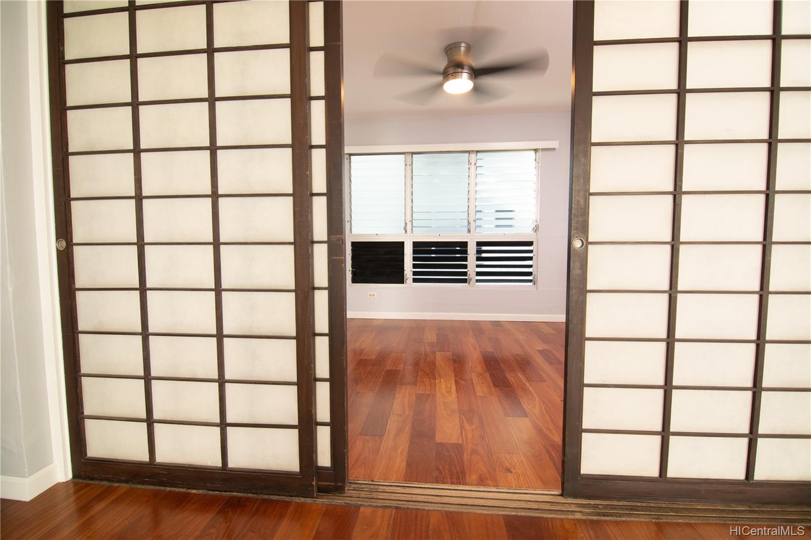 2957 Kalakaua Avenue  Unit 415