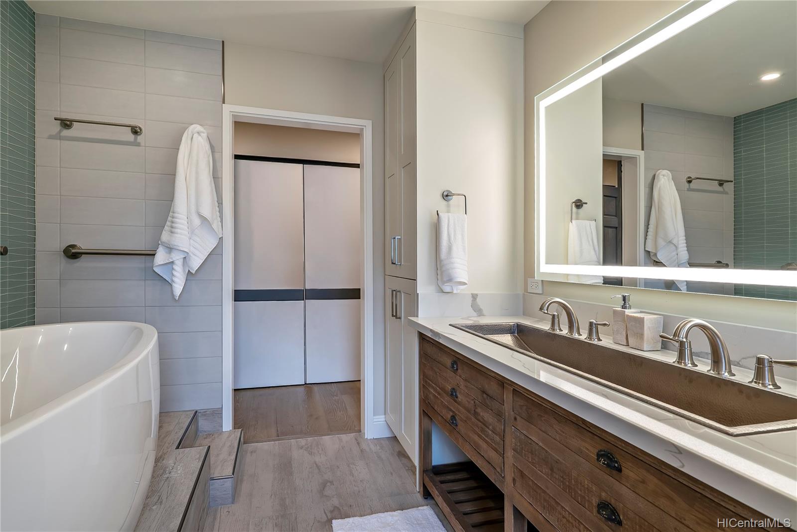 3003 Kalakaua Avenue  Unit 6A