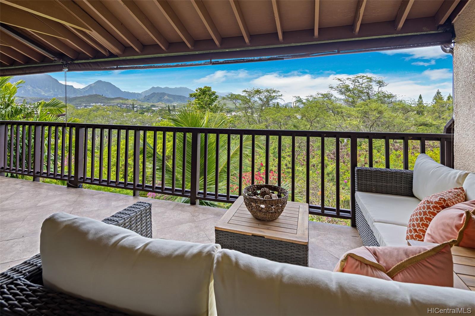 Bluestone 1194A Kamahele Street Unit 2703 Kailua HI 96734 sold on 0305