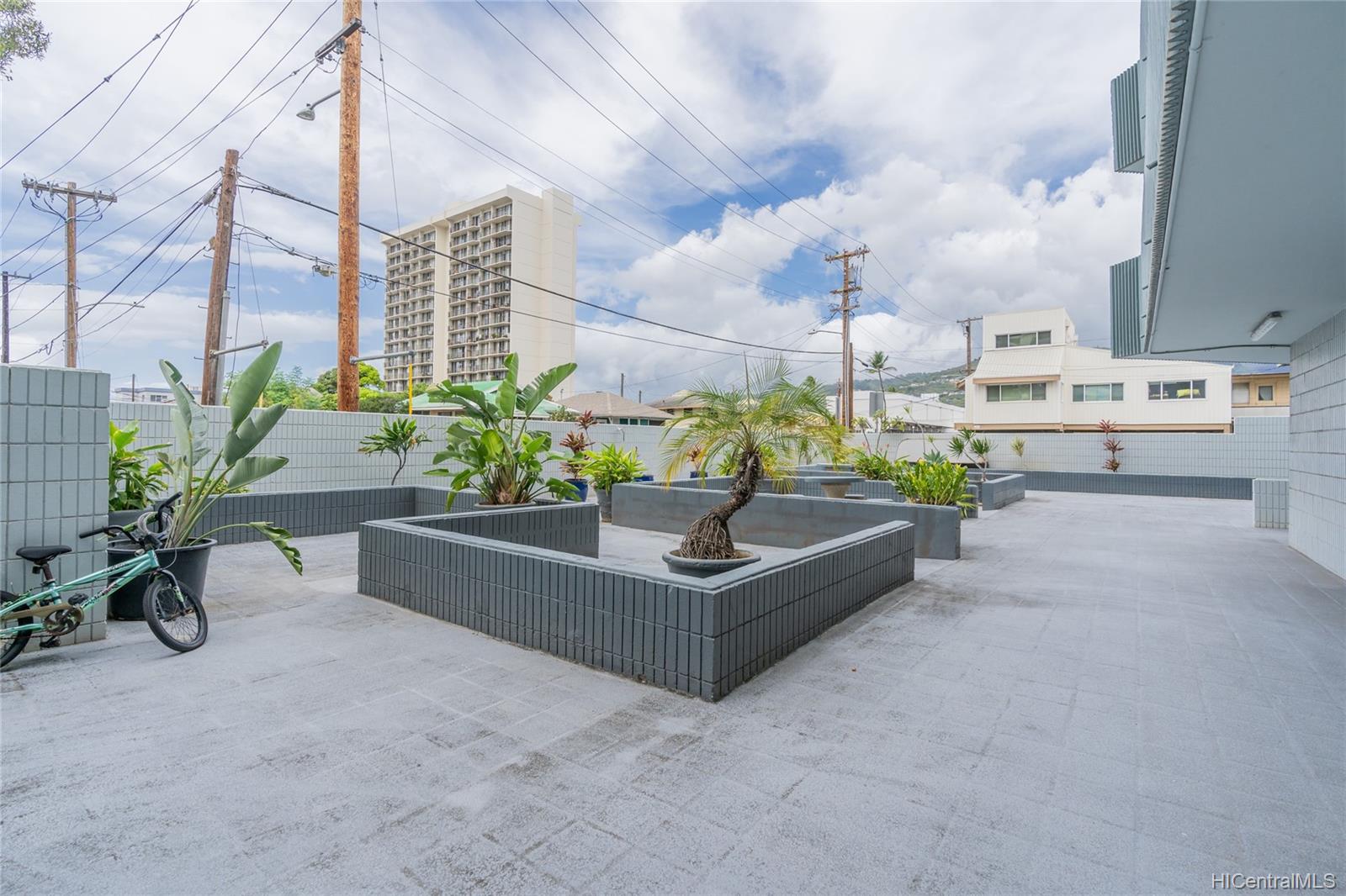 855 Makahiki Way  Unit 207