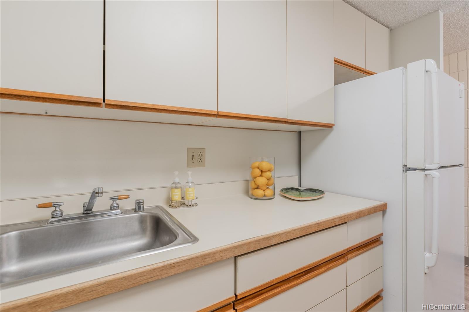 855 Makahiki Way  Unit 207