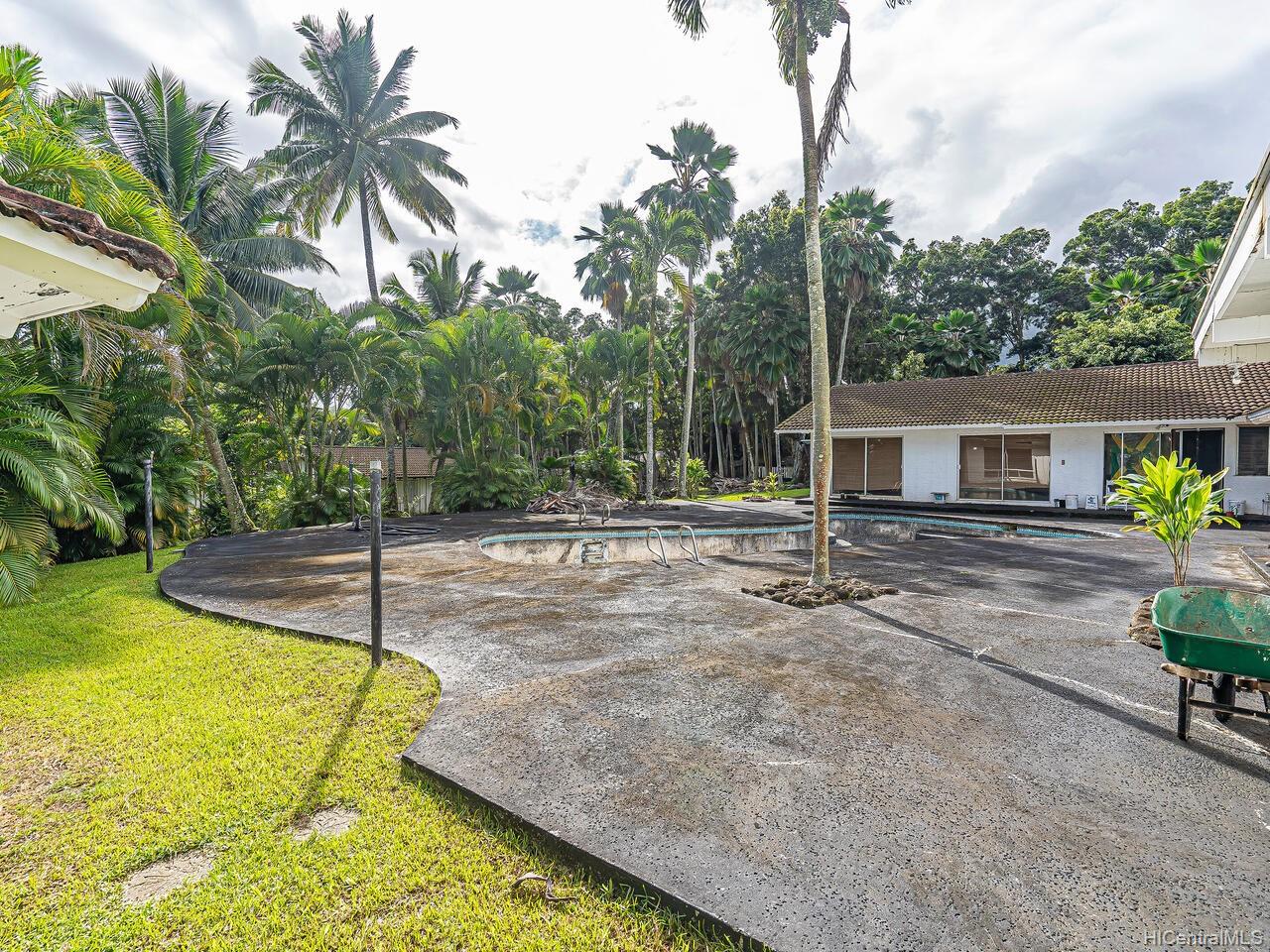 46403 & 4641 Haiku Plantations Drive Kaneohe HI 96744 listed 12152020