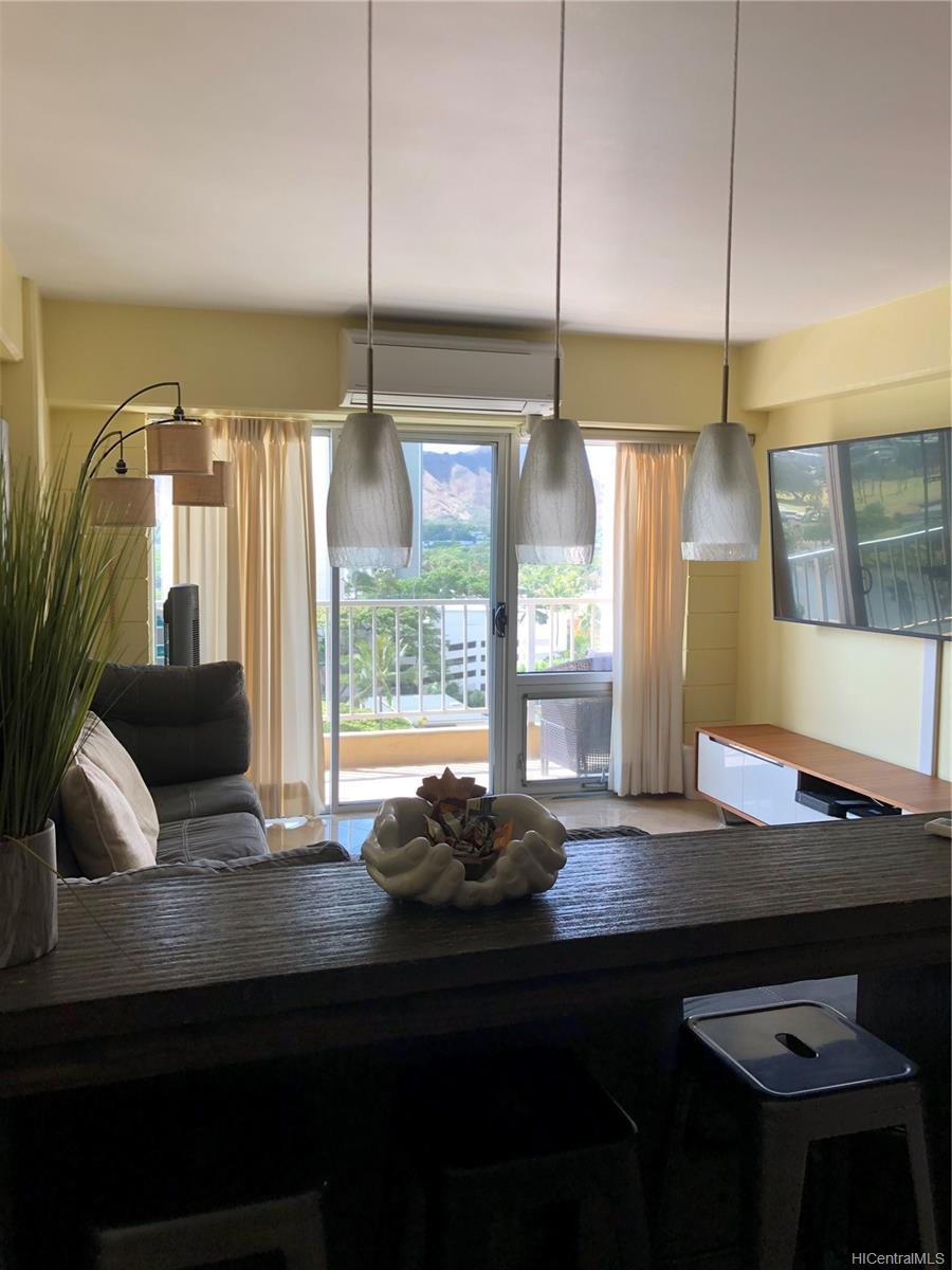303 Liliuokalani Avenue  Unit 1104