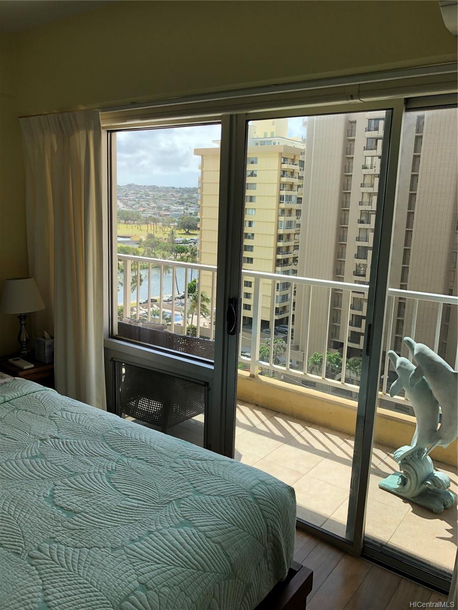 303 Liliuokalani Avenue  Unit 1104