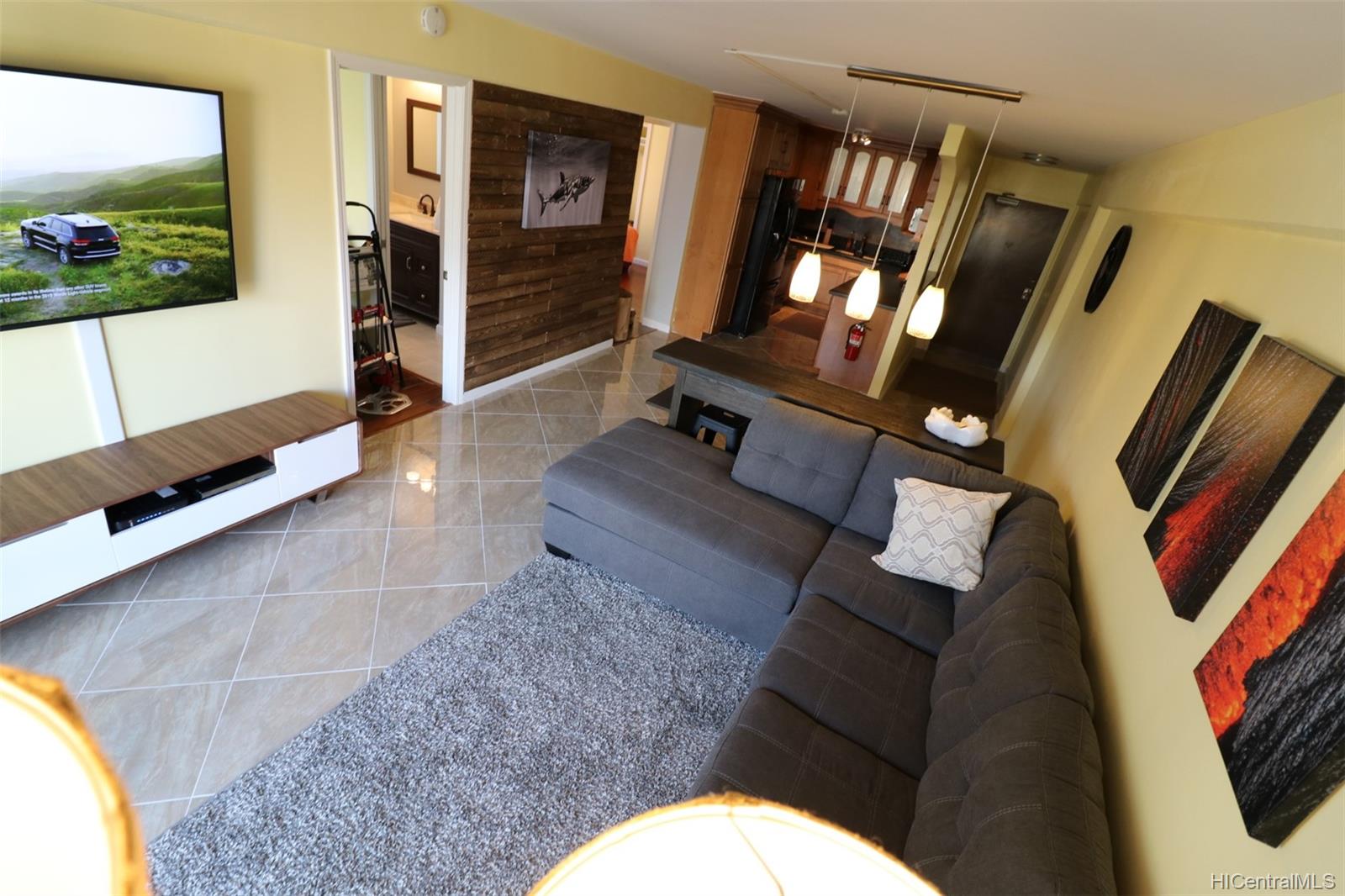 303 Liliuokalani Avenue  Unit 1104