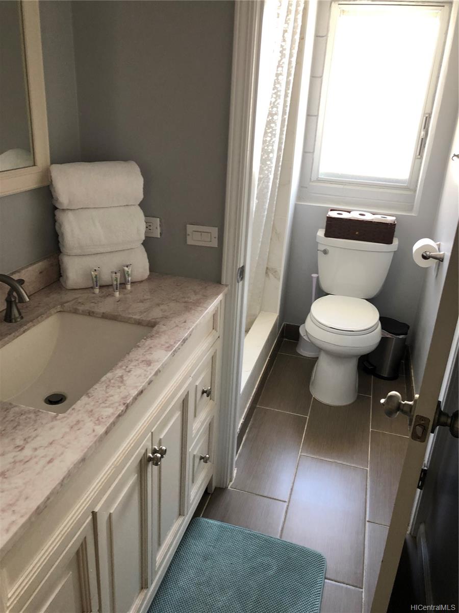 303 Liliuokalani Avenue  Unit 1104