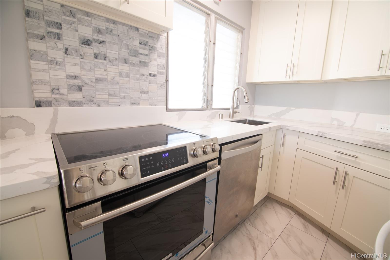 2957 Kalakaua Avenue  Unit 415