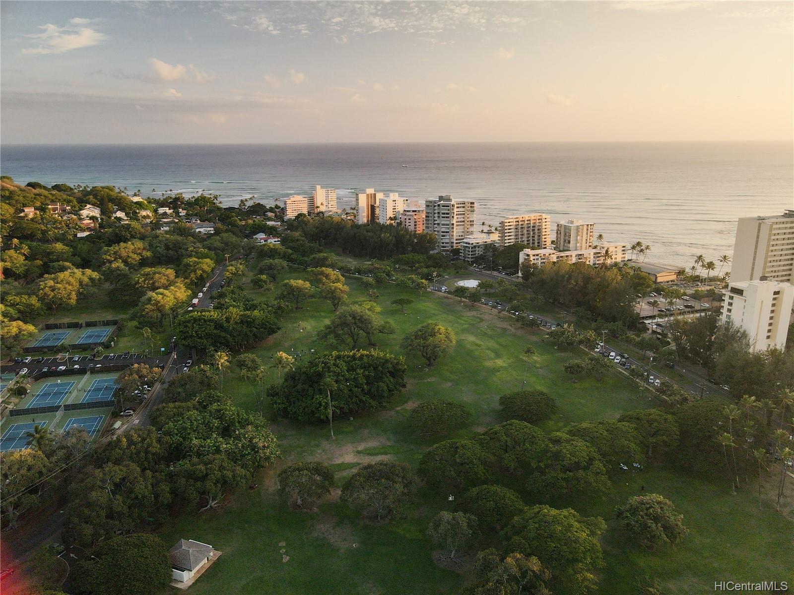 2957 Kalakaua Avenue  Unit 415
