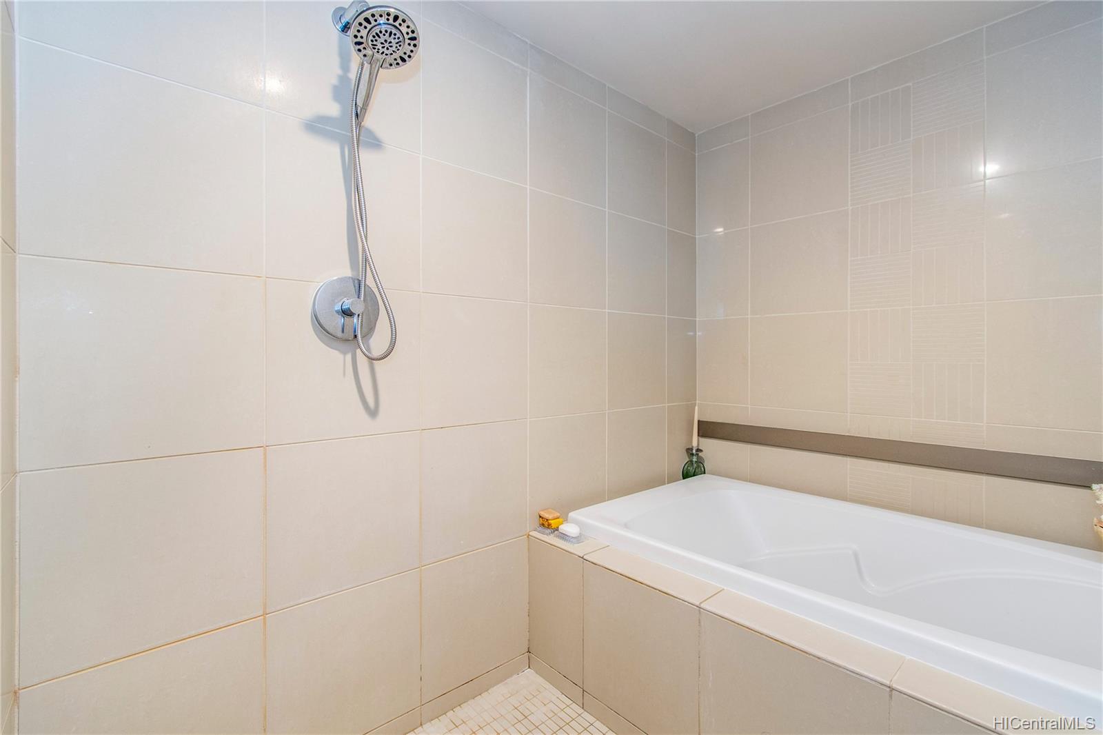 1200 Queen Emma Street  Unit PH 3901