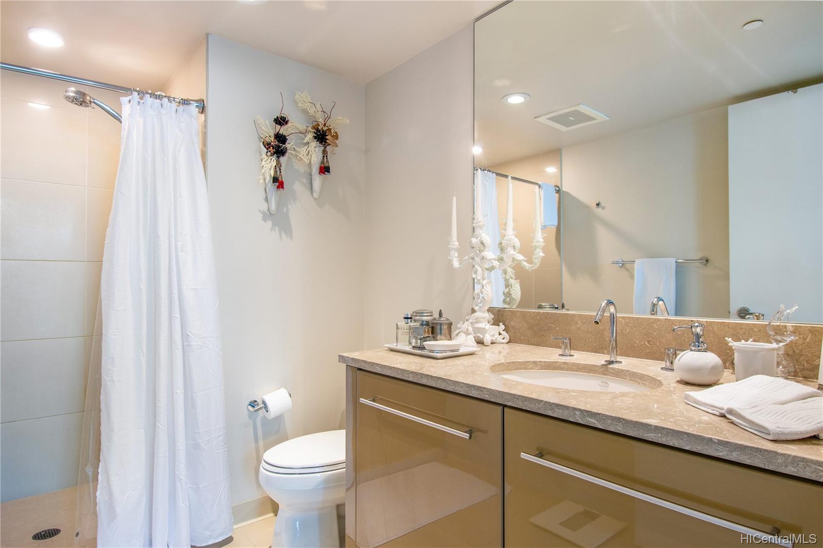 1200 Queen Emma Street  Unit PH 3901