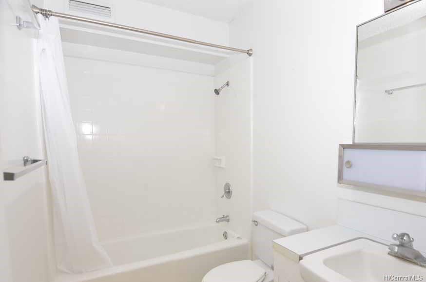 1867 Kaioo Drive  Unit 404
