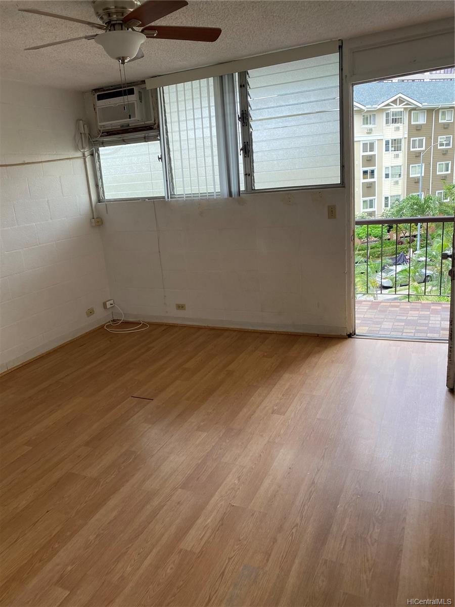 1867 Kaioo Drive  Unit 404