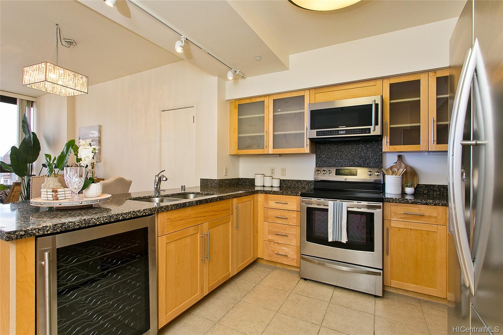 600 Queen Street  Unit 4005