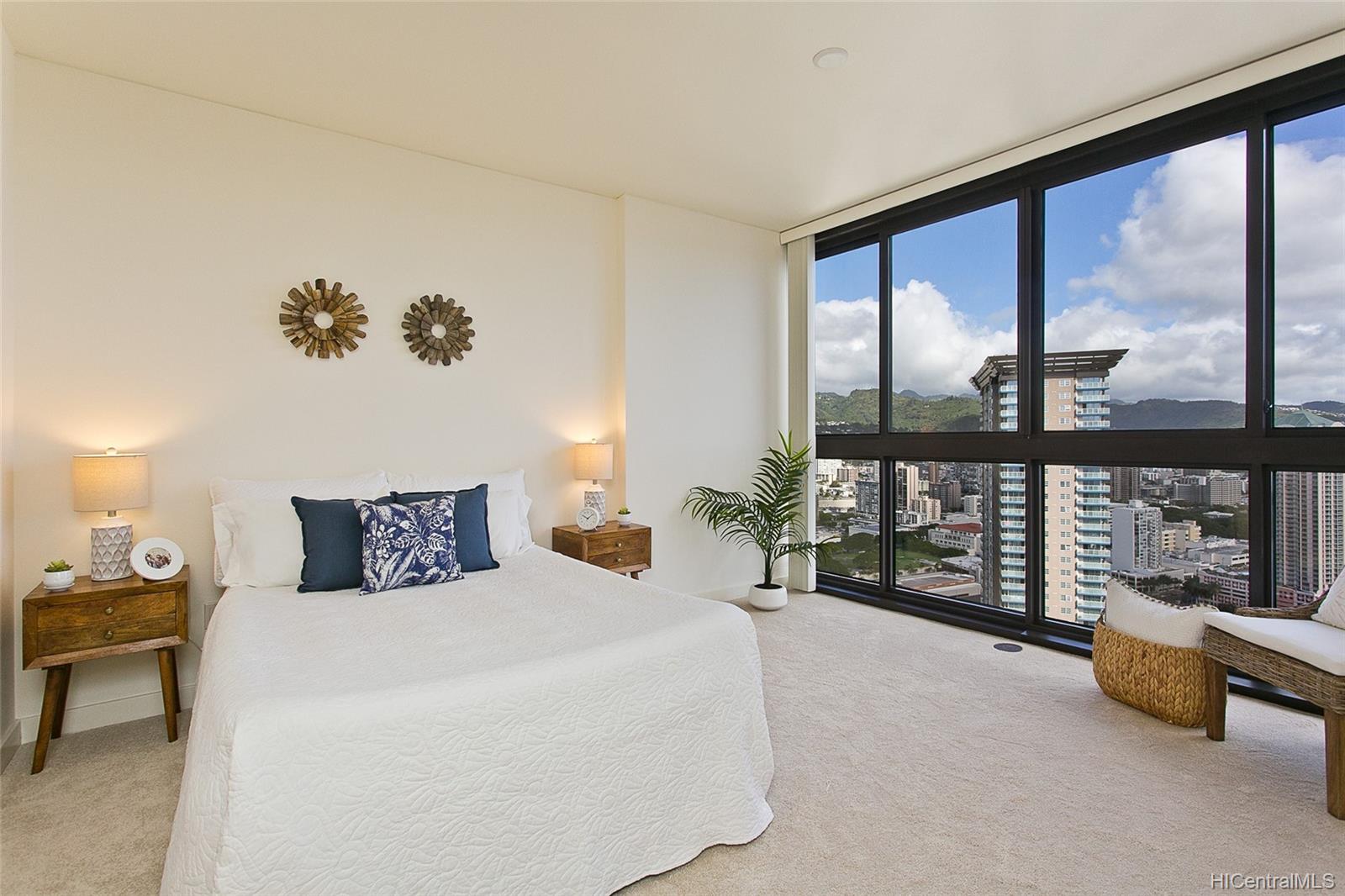 600 Queen Street  Unit 4005