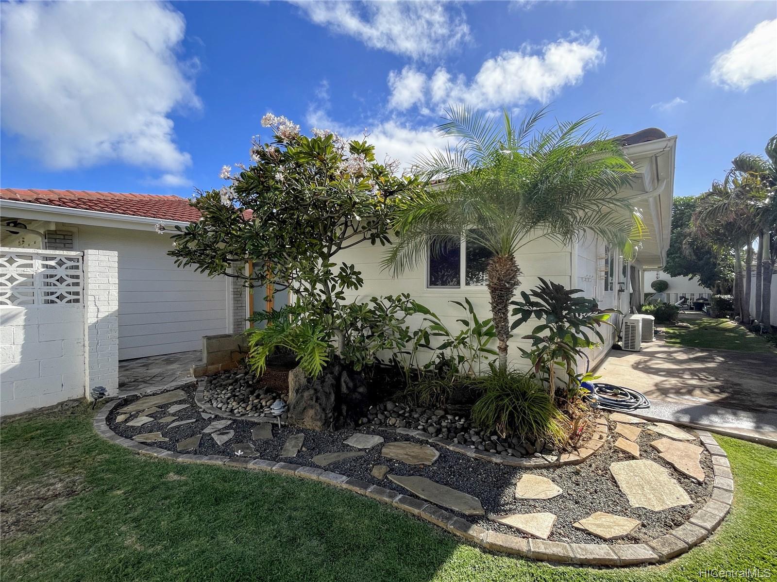 678 Kaumakani Street Honolulu HI 96825 sold on 03042021