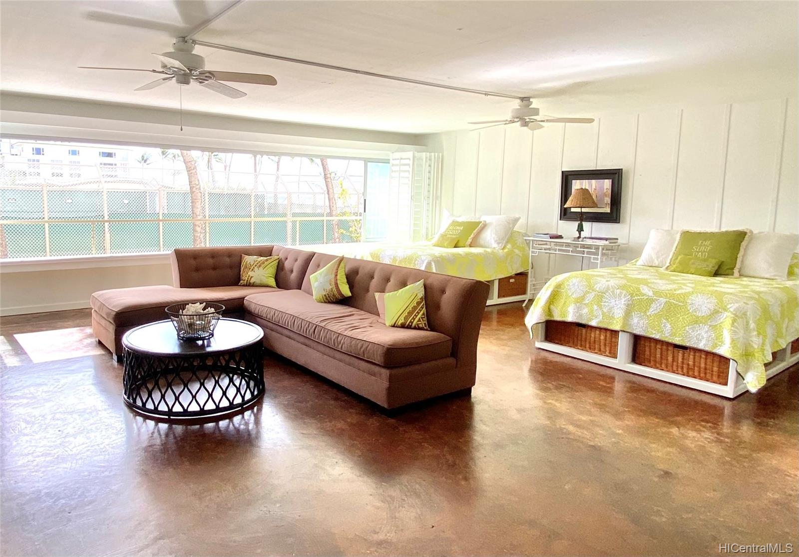 2895 Kalakaua Avenue  Unit 207