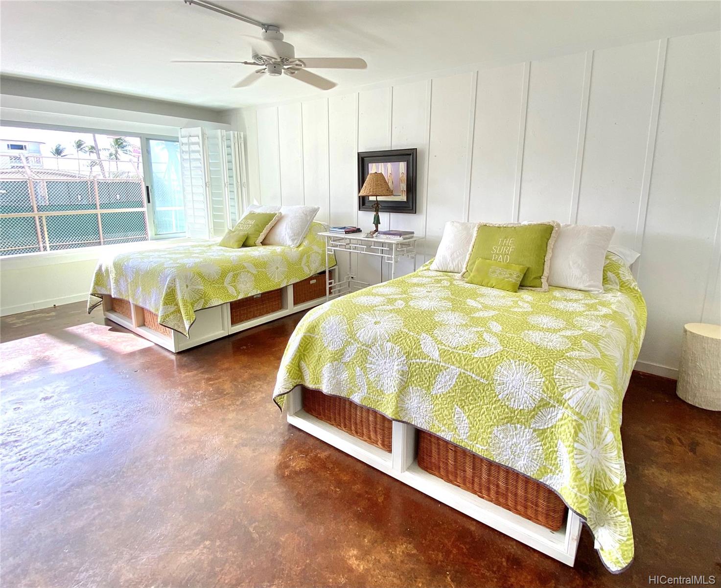 2895 Kalakaua Avenue  Unit 207