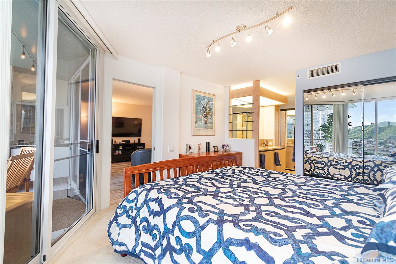 1212 Nuuanu Avenue  Unit 2406
