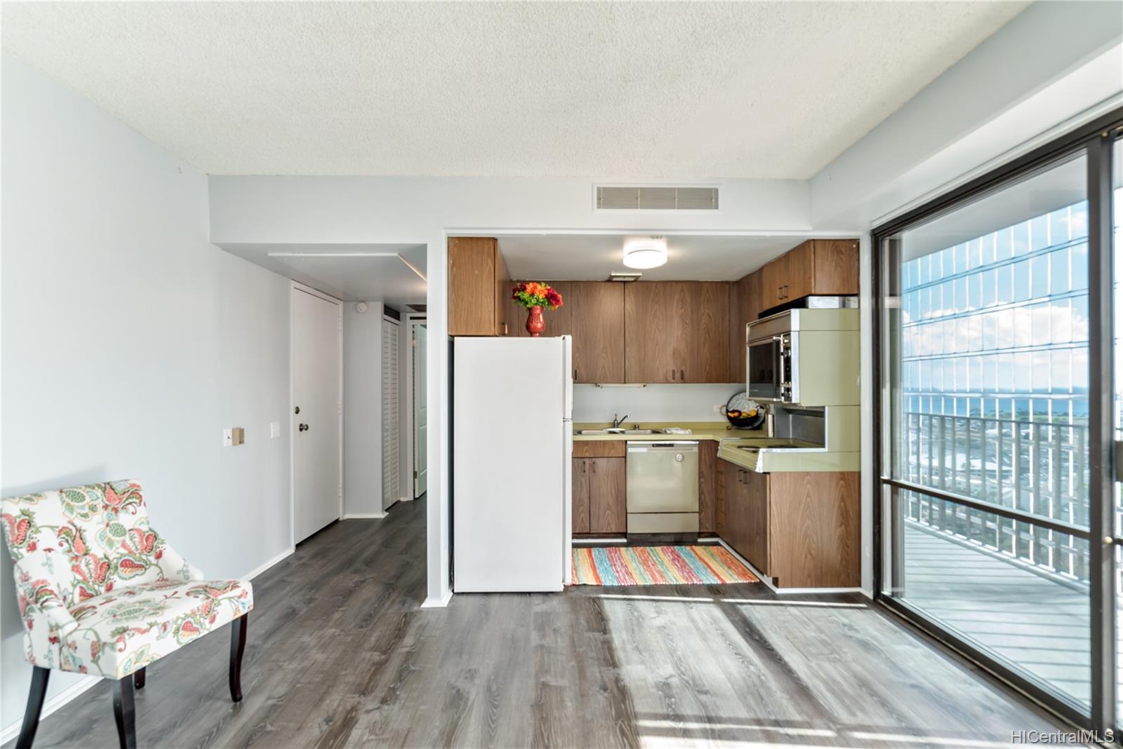 225 Queen Street  Unit 25C
