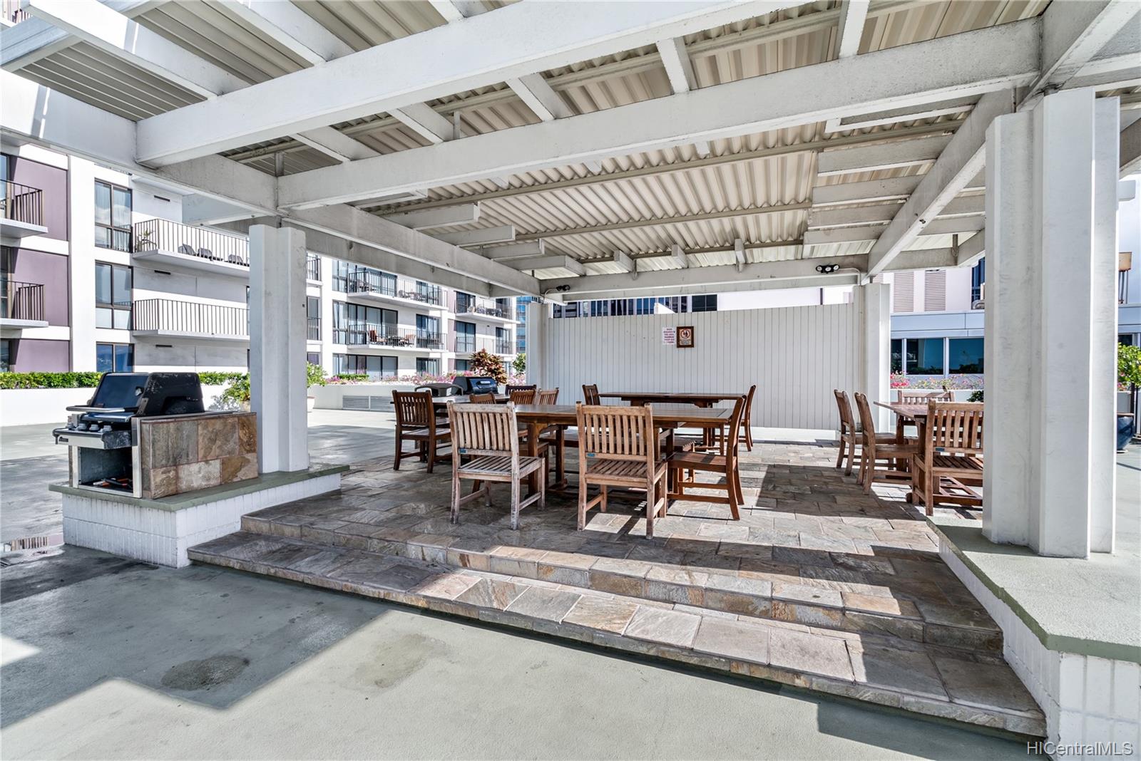 225 Queen Street  Unit 25C