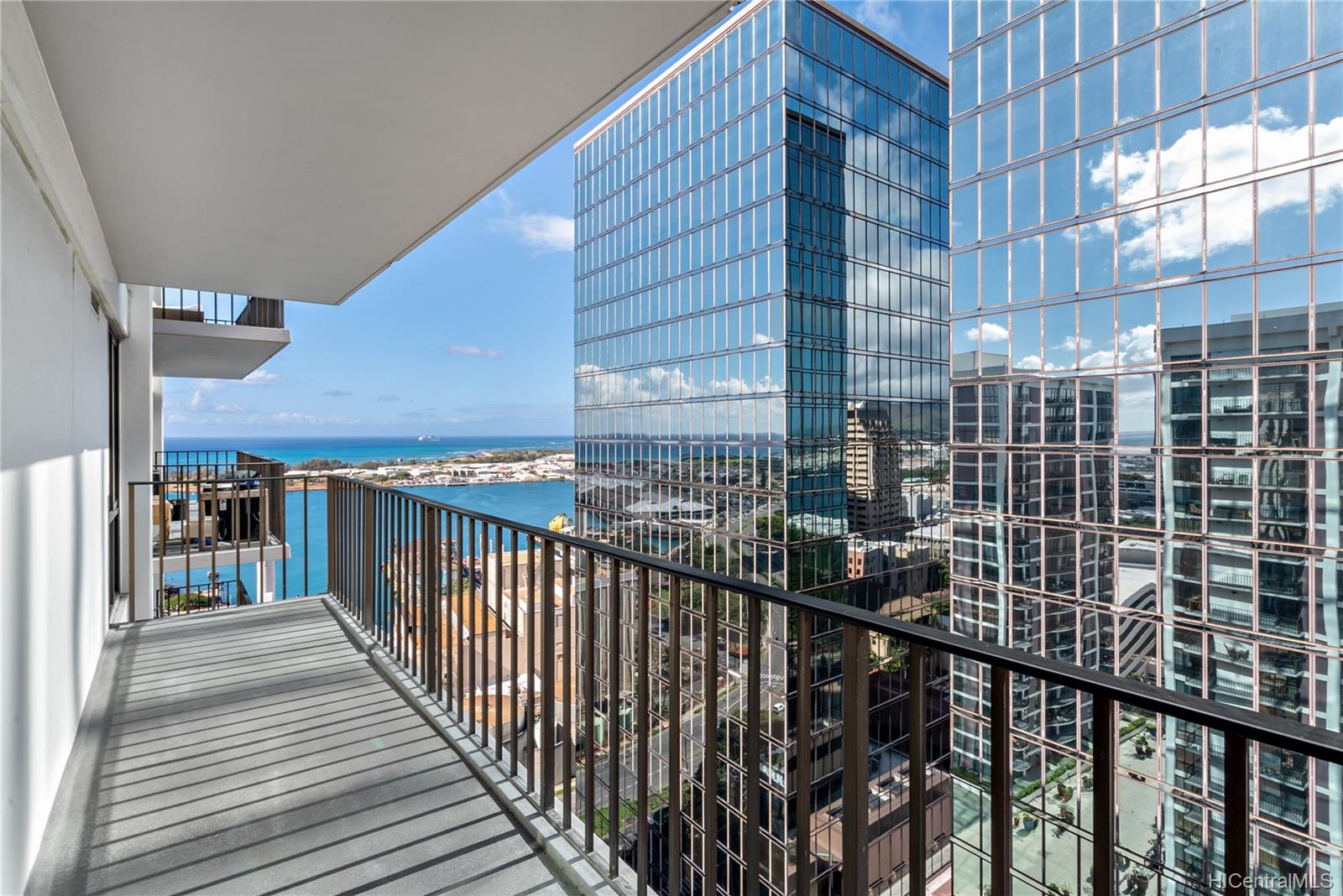 225 Queen Street  Unit 25C