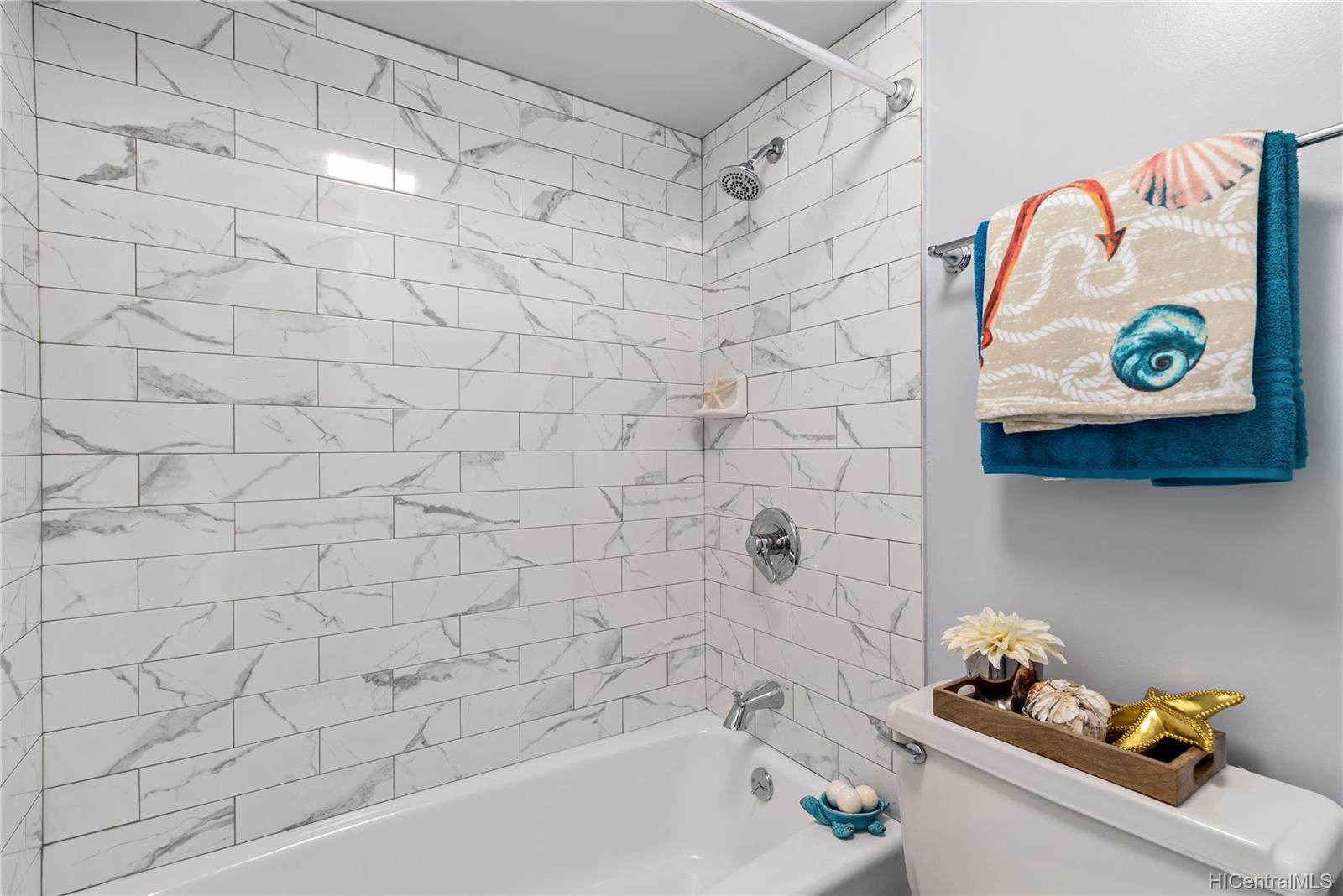 225 Queen Street  Unit 25C