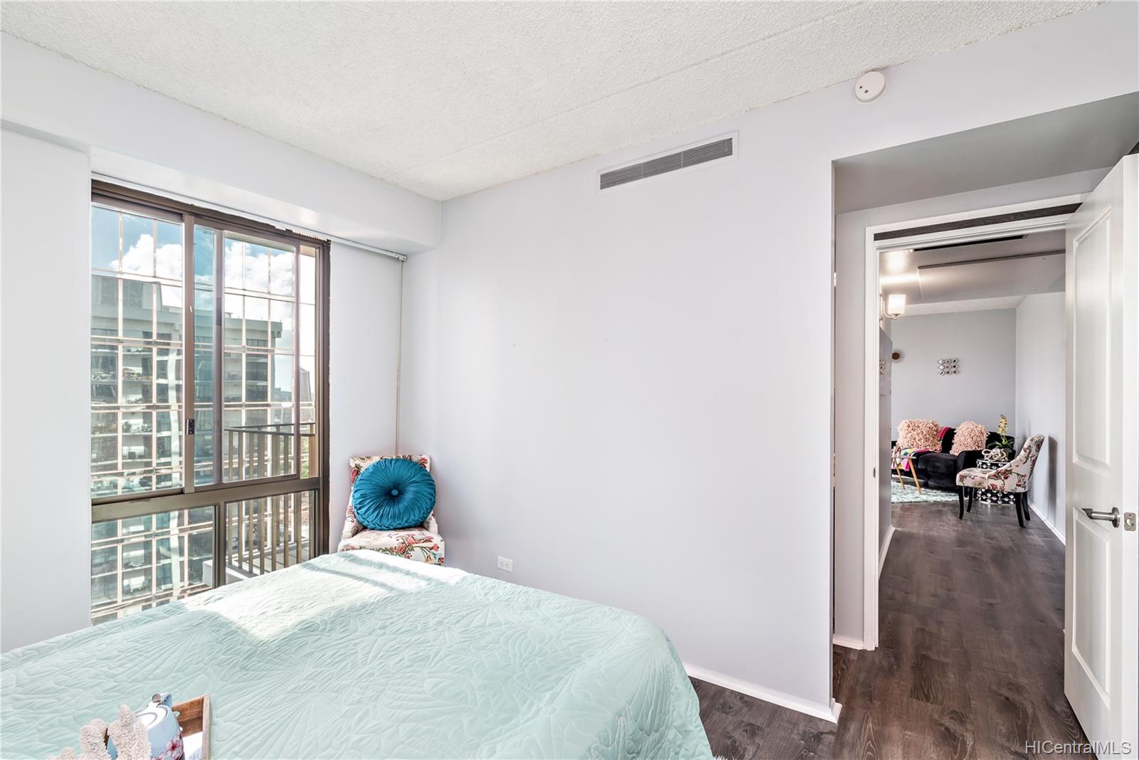 225 Queen Street  Unit 25C