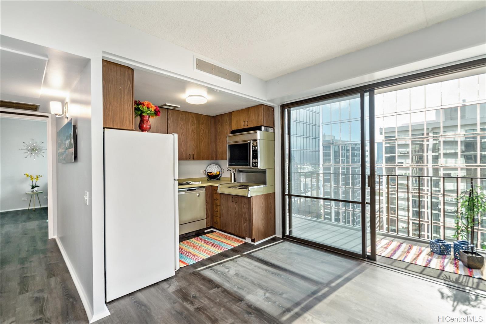 225 Queen Street  Unit 25C