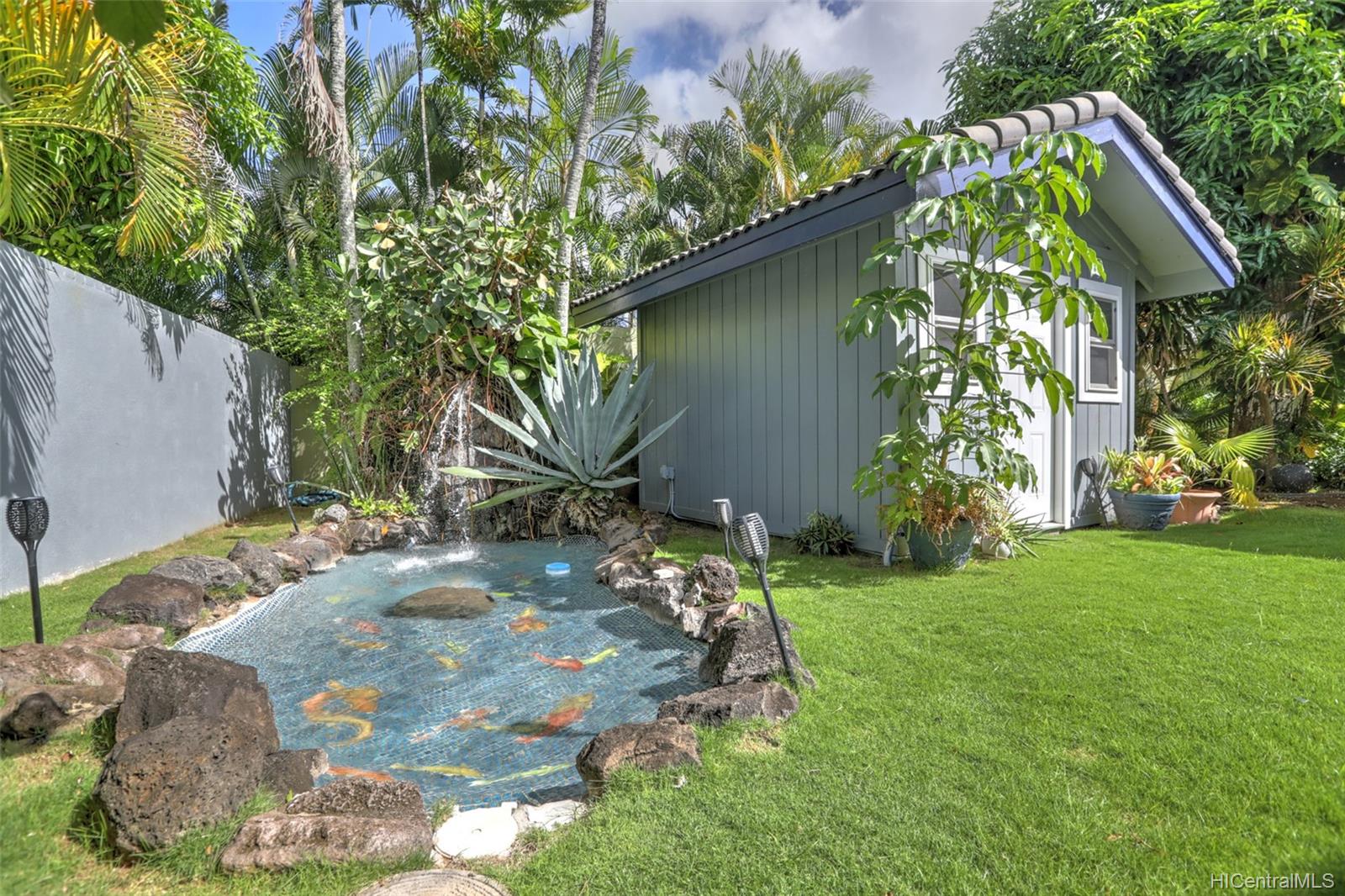 6 N Kalaheo Avenue