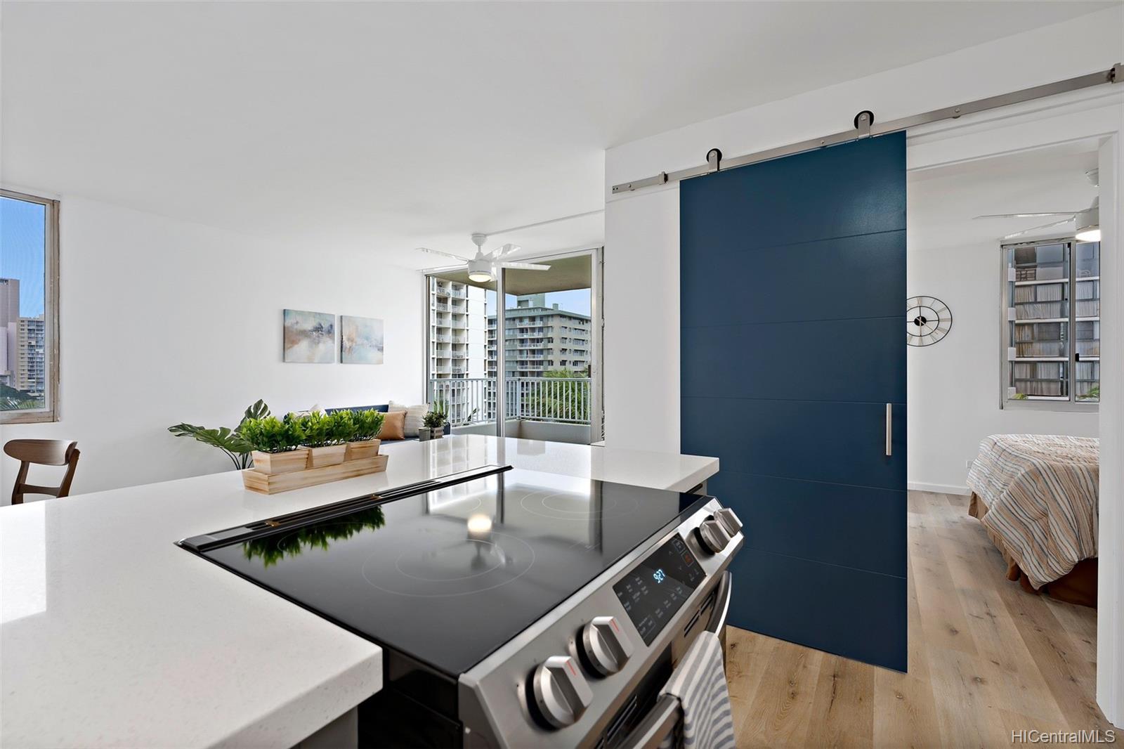 2740 Kuilei Street  Unit 706