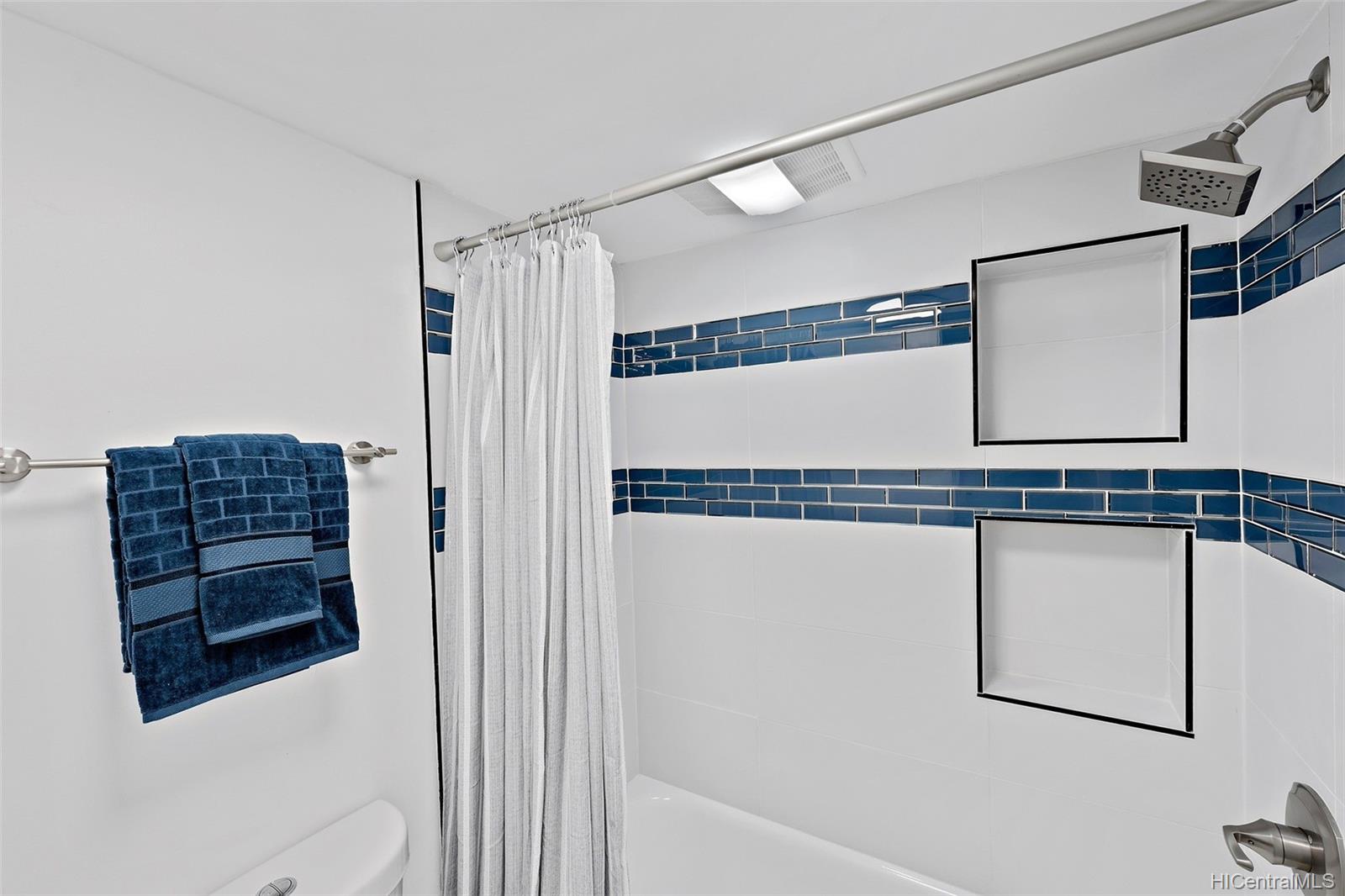 2740 Kuilei Street  Unit 706