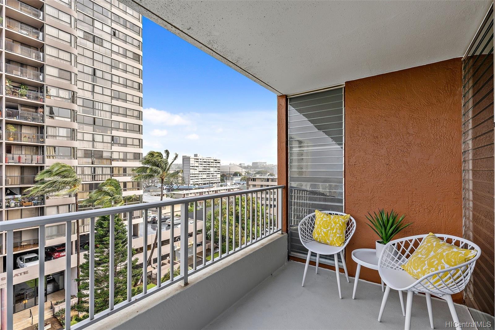 2740 Kuilei Street  Unit 706