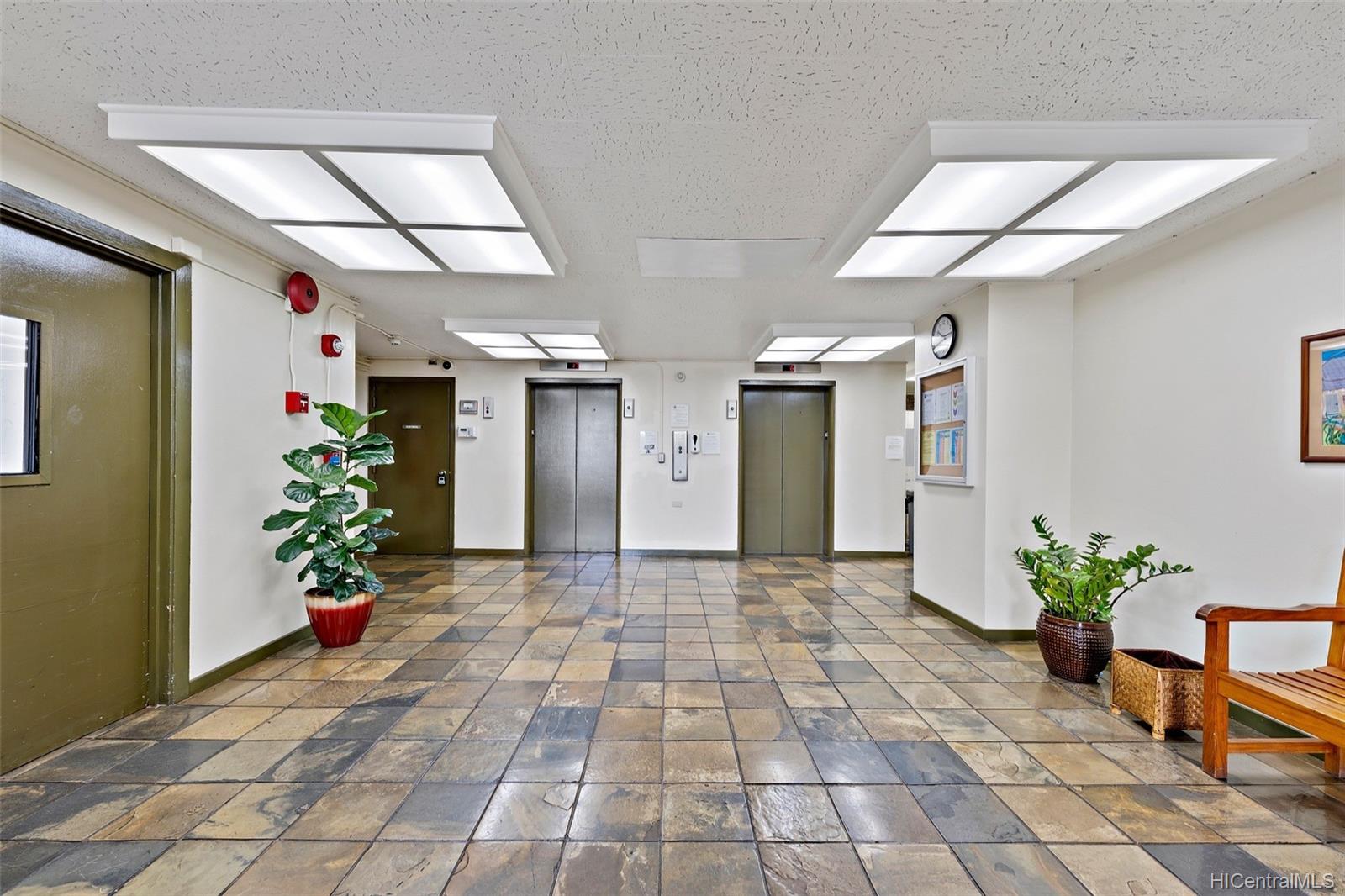 2740 Kuilei Street  Unit 706