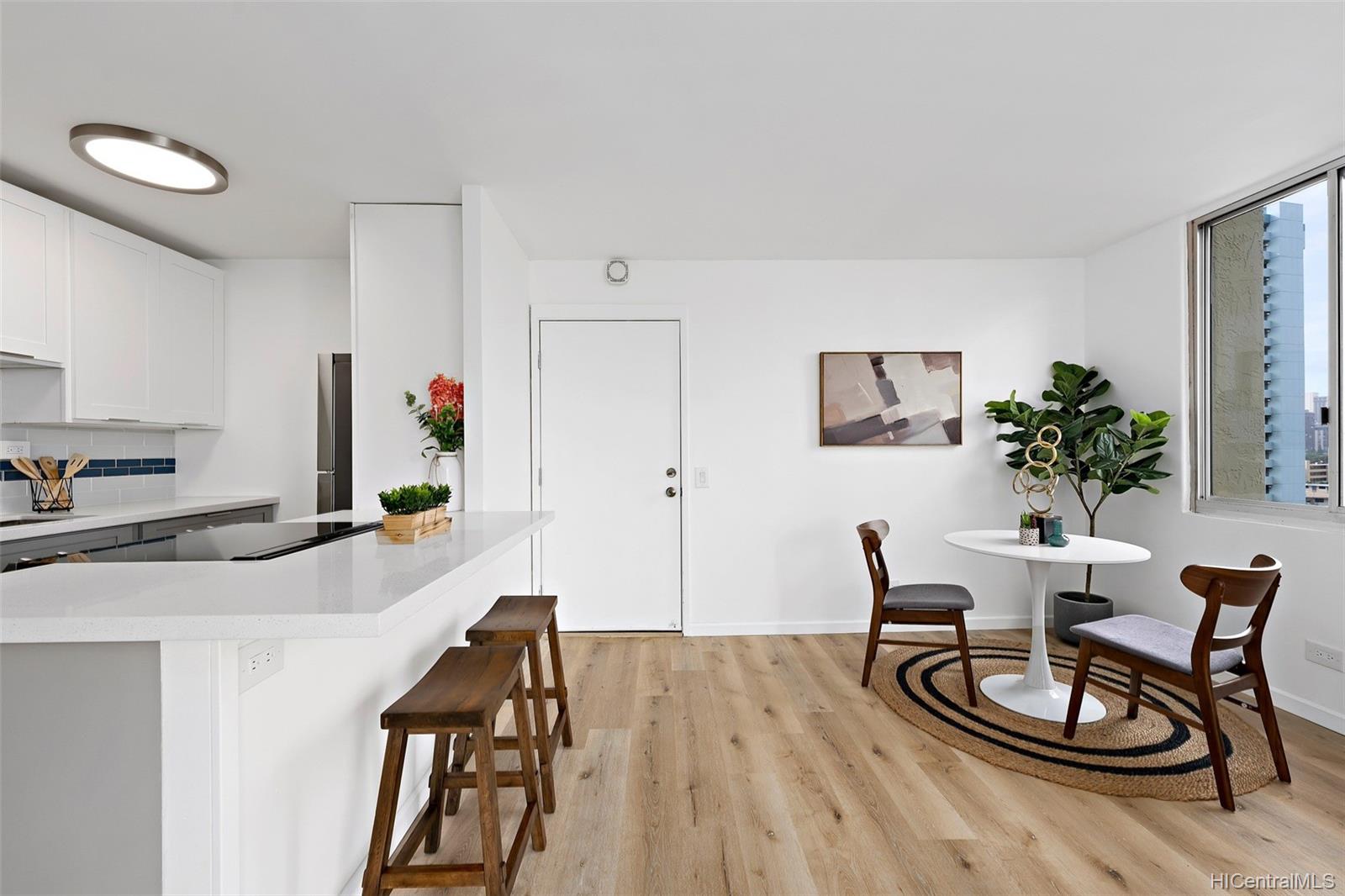 2740 Kuilei Street  Unit 706