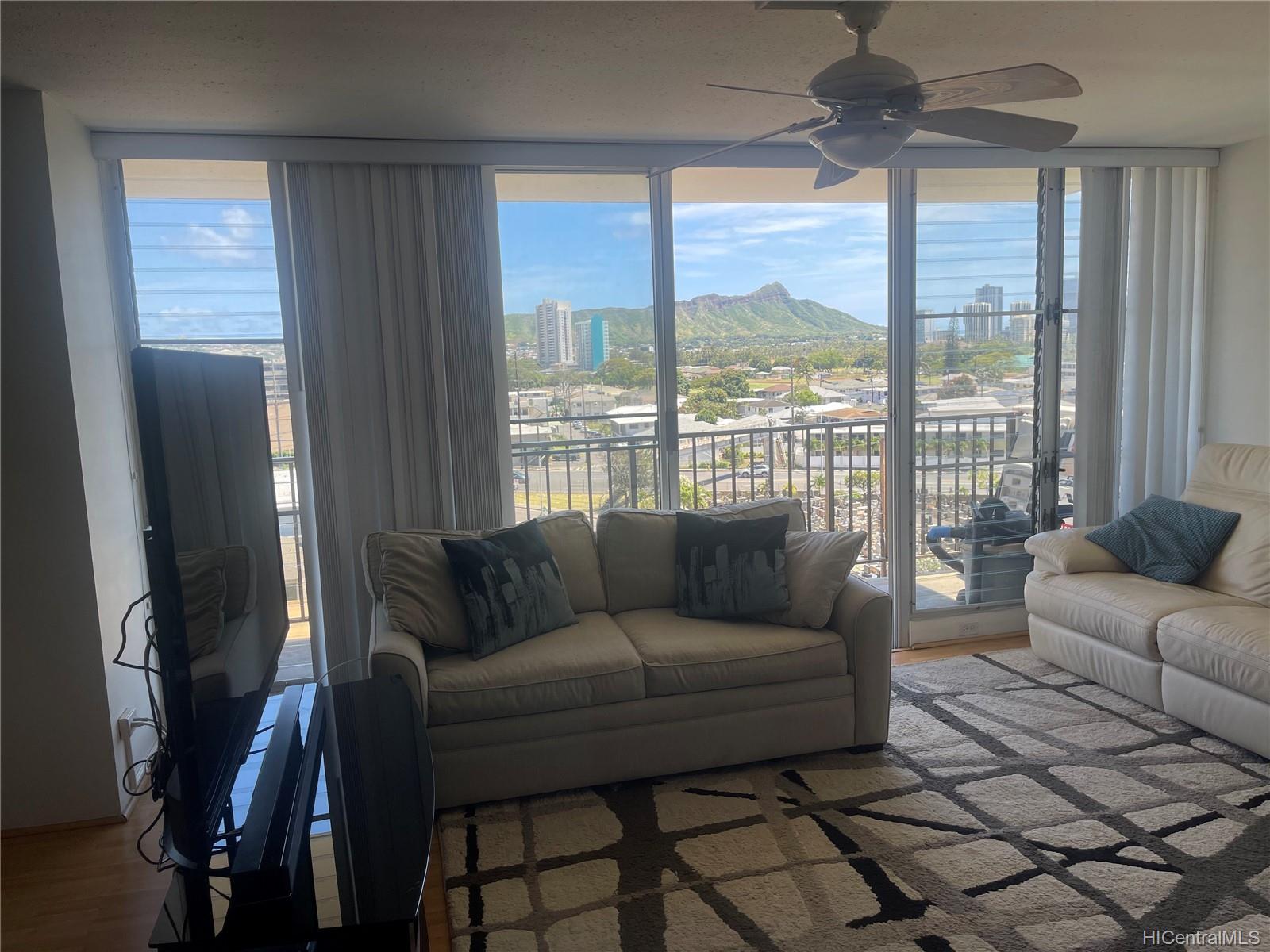 2754 Kuilei Street  Unit 704